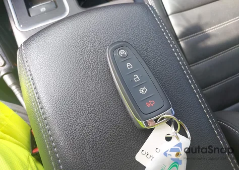 2017 Ford Escape Titanium z USA, uszkodzony, nr VIN 1FMCU0J90HUA19002